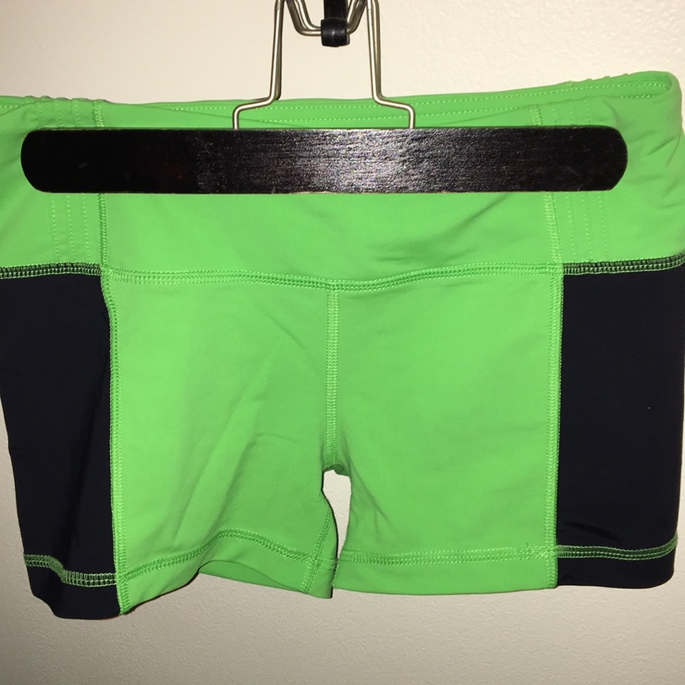 USA 90 Degree green Shorts